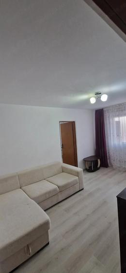 Apartament cu 2 camere semidecomandat în Ostroveni