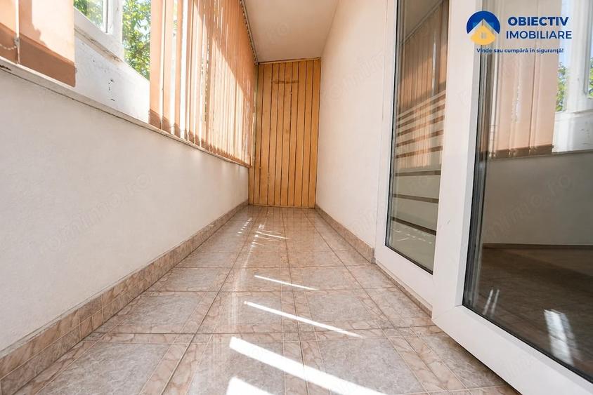 Apartament cu 4 camere decomandat în Central