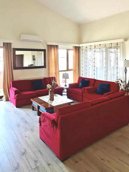 Apartament cu 4 camere decomandat, mobilat în Băneasa