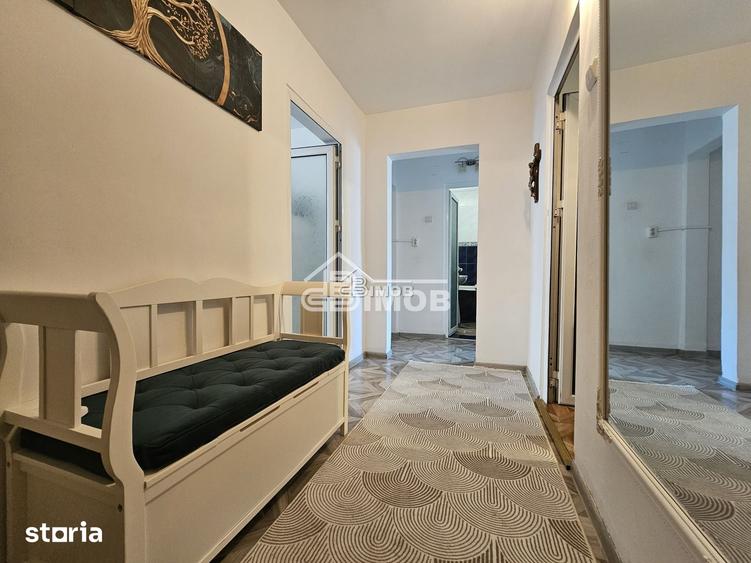 Apartament cu 3 camere decomandat în Micro 11