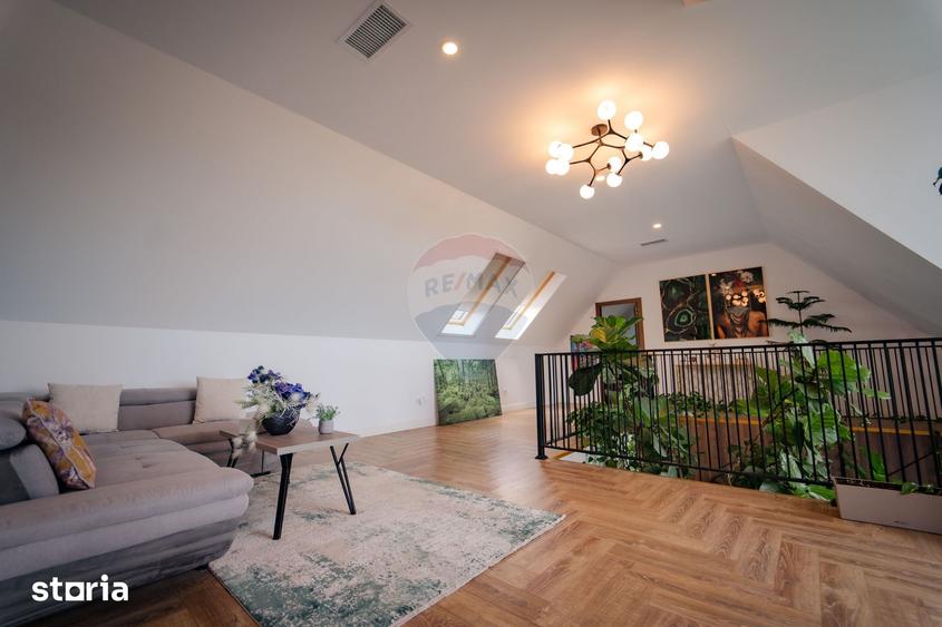 Casă cu 5 camere cu Teren 1000 Mp în Cumpăna