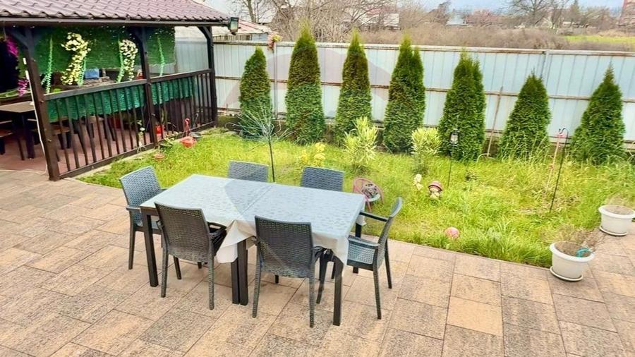 Casă individuală cu 5 camere cu Teren 375 Mp în Calea Romanului