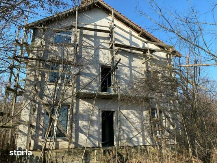 Casă cu 4 camere cu Teren 348 Mp în Tărtășești