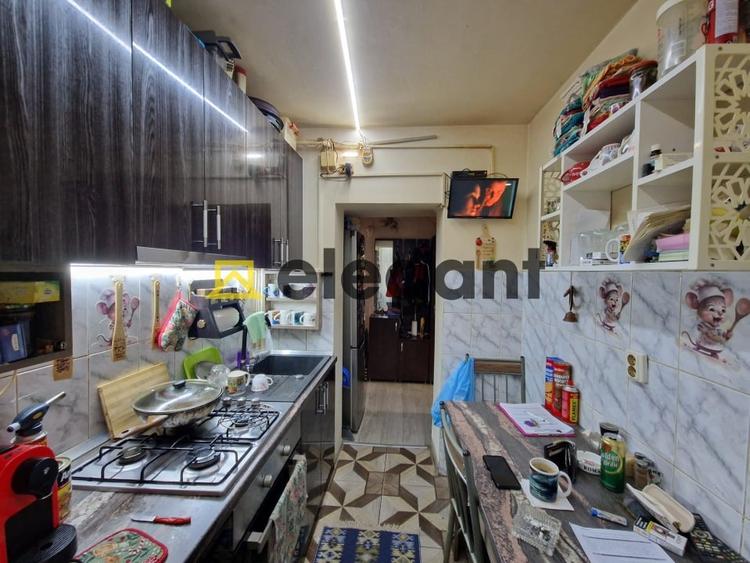 Apartament cu 4 camere semidecomandat, mobilat în Craiovița Nouă