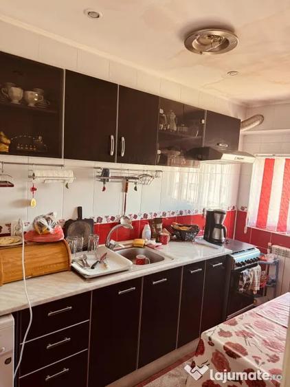Apartament cu 2 camere decomandat în Micro 21