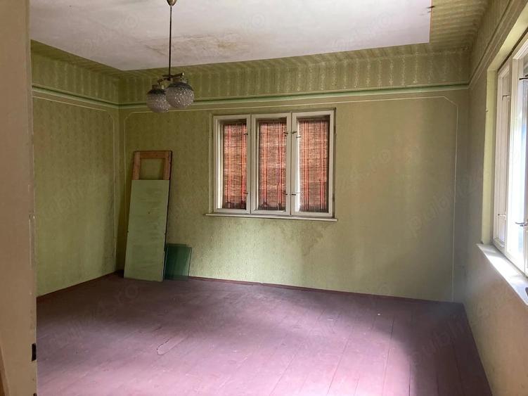 Casă cu Teren 1600 Mp în Lăzarea