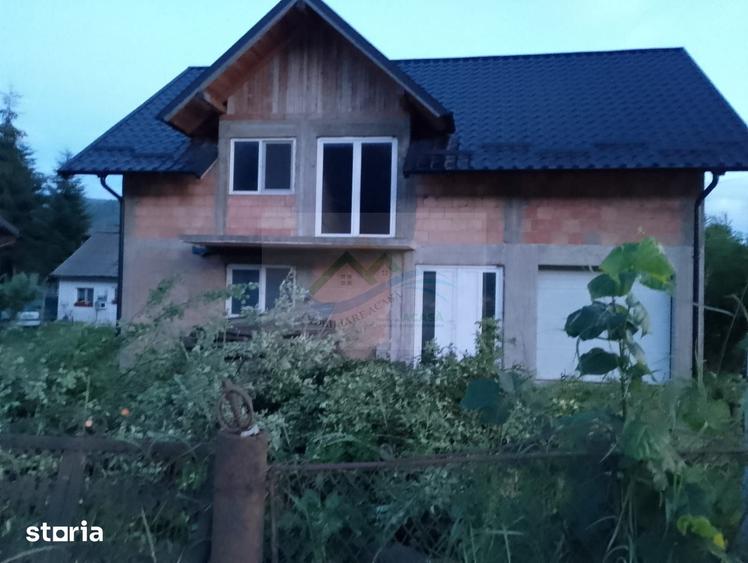 Casă cu 5 camere cu Teren 421 Mp în Central