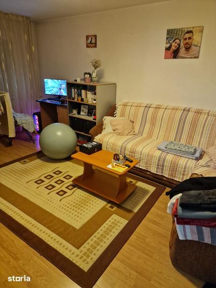 Apartament cu 2 camere decomandat în Rovine