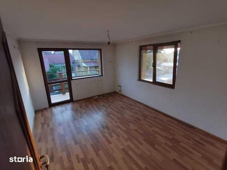 Vand Casa cu 4 Camere in Santandrei - 3