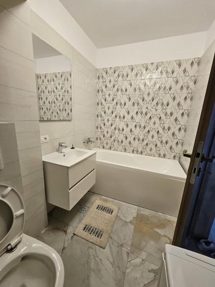 Apartament cu 2 camere decomandat, mobilat în Central