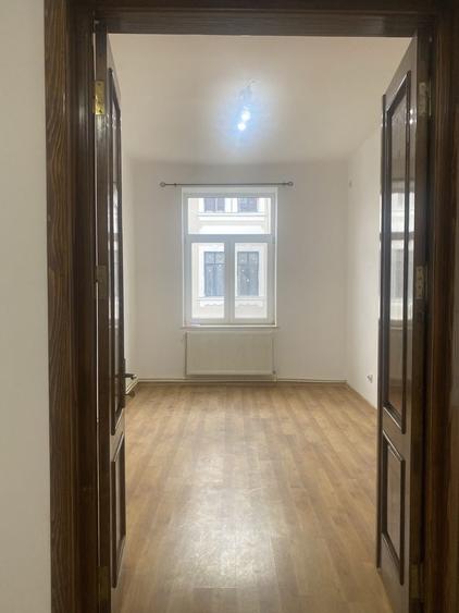 Apartament cu 4 camere semidecomandat în Tomis Mall