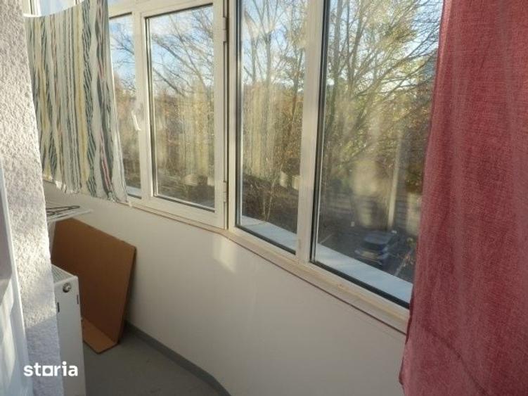 Apartament cu 3 camere decomandat în Aviației