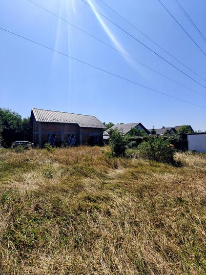 Casă individuală cu 4 camere cu Teren 500 Mp în Breazu