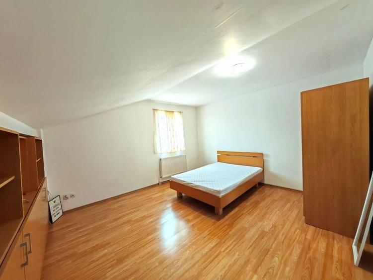 Apartament cu 3 camere decomandat în Valea Aurie