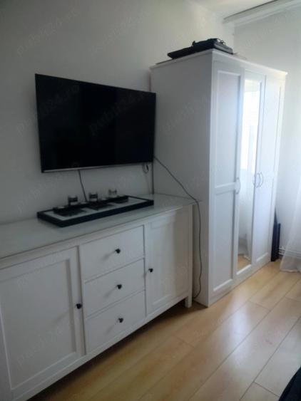 Apartament cu 4 camere semidecomandat în Berceni