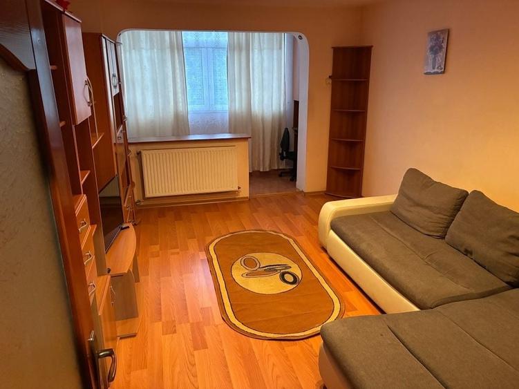 Apartament cu 2 camere decomandat în Barați
