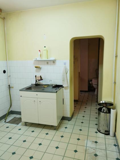 Apartament cu 3 camere decomandat în Radu Negru