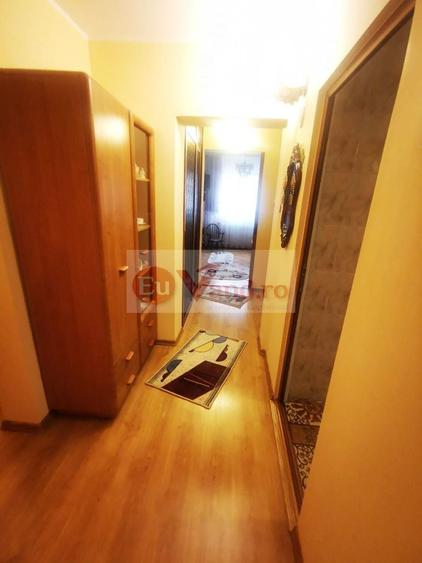 Apartament cu 3 camere decomandat, mobilat în Mazepa 1