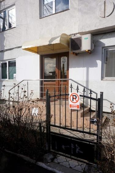 Apartament cu 3 camere decomandat, mobilat în Faleza Nord