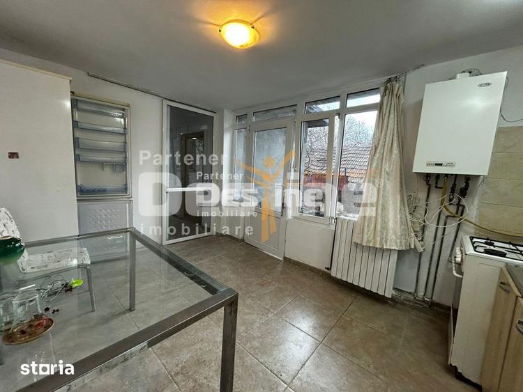 Casă cu 1 camere decomandat cu Canalizare în Sărărie