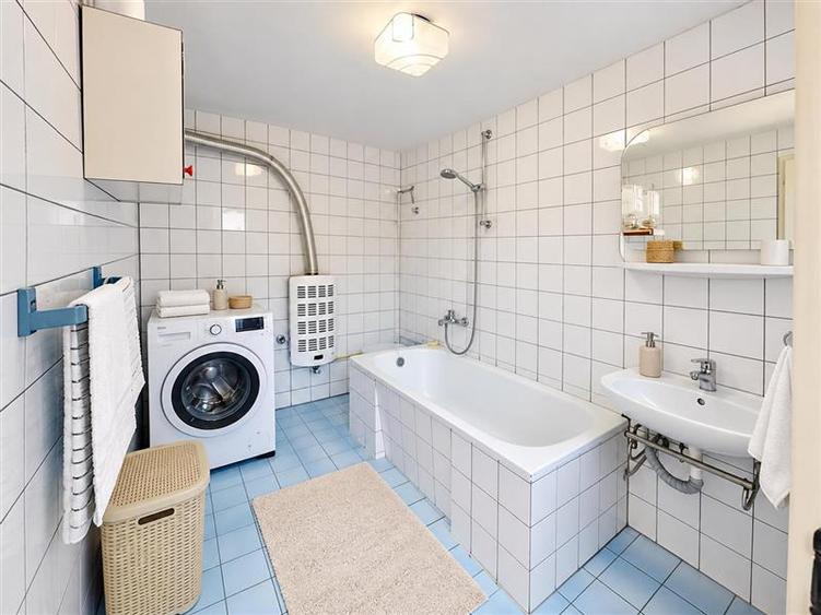 Casă individuală cu 3 camere cu Teren 490 Mp în Central