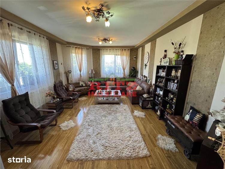 Casă cu 6 camere cu Teren 601 Mp în Central