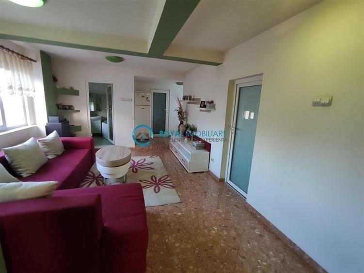Casă individuală cu 6 camere cu Teren 80 Mp în Central