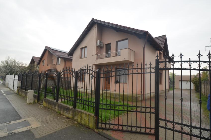 Casă cu 5 camere cu Canalizare în Ghiroda