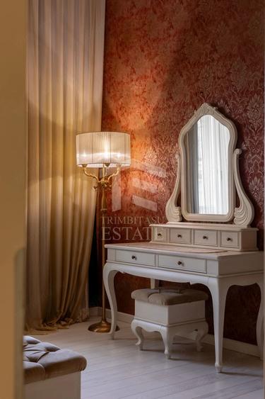 Casă cu Teren 1736 Mp în Mândruloc