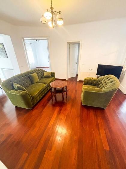 Apartament cu 4 camere decomandat în Primăverii