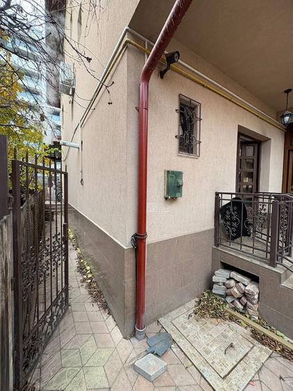 Casă cu 4 camere cu Teren 250 Mp în Crângași