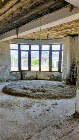 Casă cu 9 camere cu Canalizare în Apollo