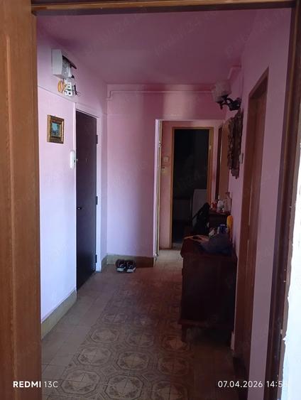Apartament cu 3 camere decomandat, mobilat în UTA