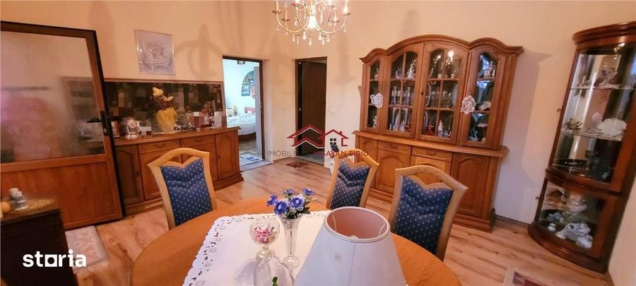Casă cu 5 camere semidecomandat cu Teren 3190 Mp în Gârbova