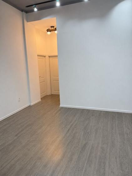 Spațiu comercial, de 24 mp, în Calea București