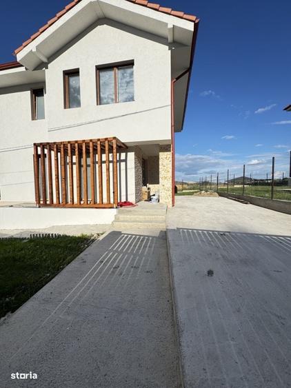 Casă cu 4 camere în Chinteni