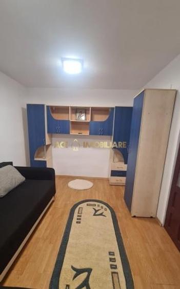 Casă individuală cu 3 camere decomandat cu Canalizare în Străulești