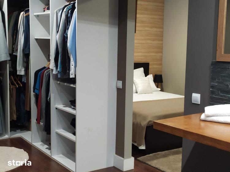 Casă cu 6 camere cu Teren 900 Mp în Cetate