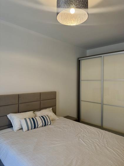 Apartament cu 3 camere semidecomandat, mobilat în Unirii