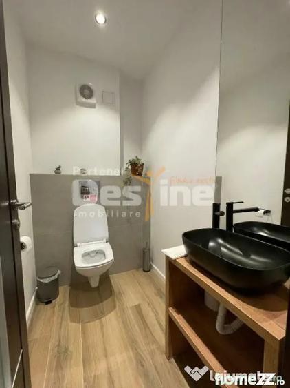 Apartament cu 3 camere, mobilat în Victoriei