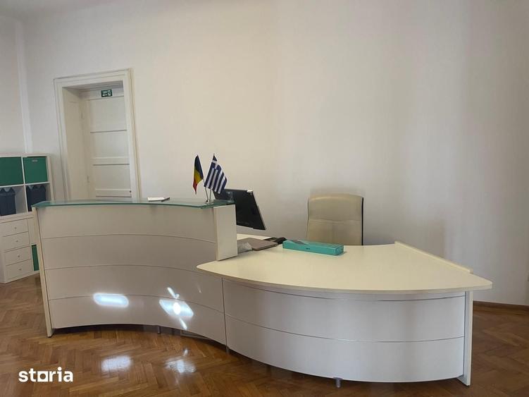 Casă cu 9 camere cu Teren 120 Mp în Eminescu
