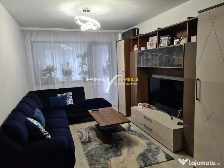 Apartament cu 3 camere decomandat în Carrefour