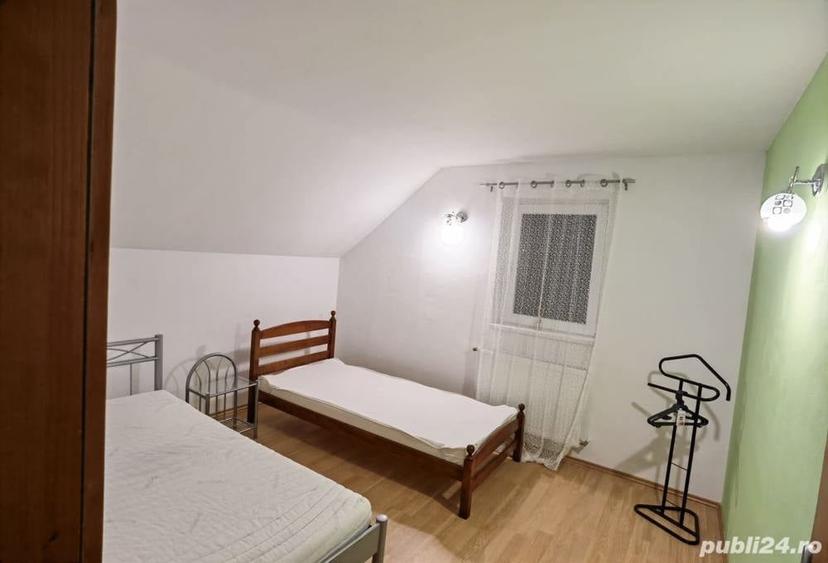 Casă cu 5 camere în Santăul Mare
