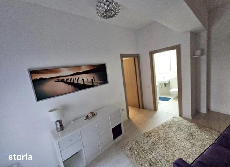 Apartament cu 3 camere semidecomandat în Iancului
