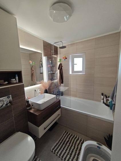 Apartament cu 3 camere decomandat în Mărăști
