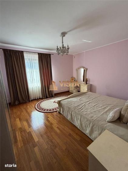 Casă cu 4 camere în Centrul Civic