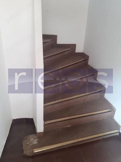 Casă individuală cu 8 camere cu Teren 200 Mp în Unirii