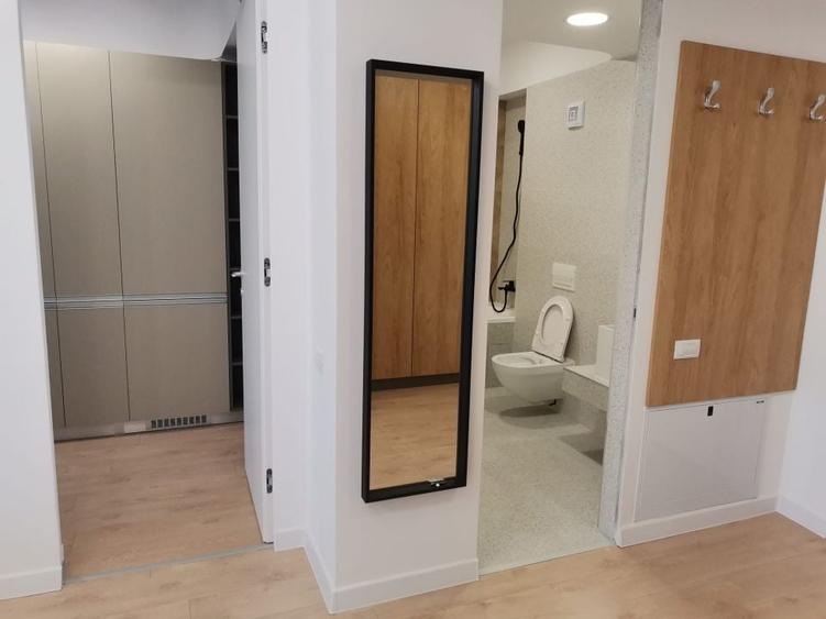 Garsonieră decomandată, mobilată în Politehnica