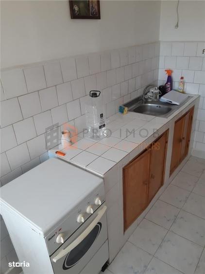 Apartament cu 3 camere decomandat în Dorobanți 1