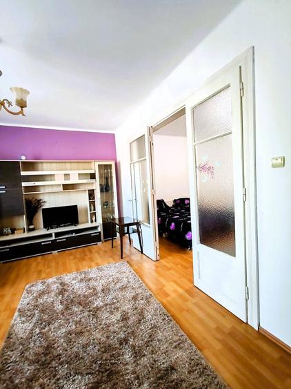 Apartament cu 3 camere în Zorilor